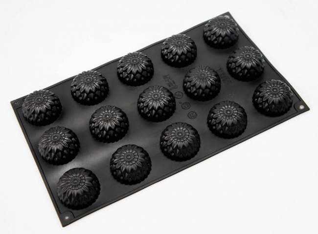 15 Chrysanthemum Chocolate / Candy Silicone Cake Baking Mould