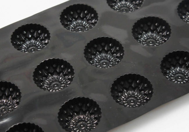 15 Chrysanthemum Chocolate / Candy Silicone Cake Baking Mould