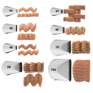 Amazon.com: Leaf Piping Tips, 5PCS Dfinego Cake Piping Icing Nozzles  Stainless Steel Russian Piping Tips Piping Nozzles Cake Decorating Tips  Set, DIY Baking Supplies Cake Decorating Tools: Home & Kitchen