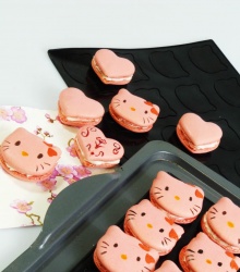 https://www.siliconemoulds.com/user/products/thumbnails/kittyheartmacarons.jpg